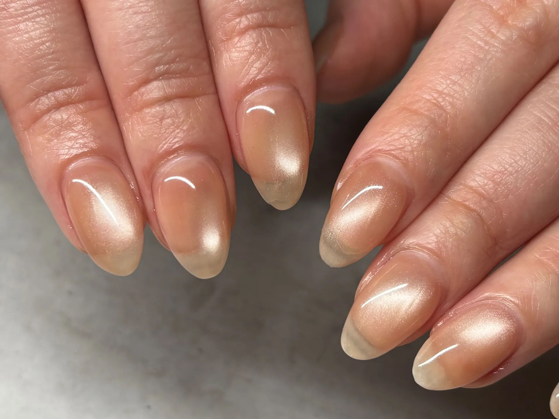 【東大阪】ブラウンカラーで作る大人上品なマグネットネイル